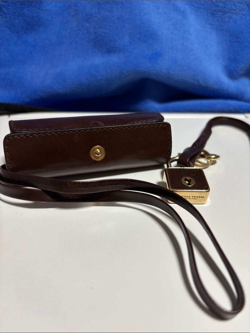 Bottega Veneta Brown Leather Key Pouch with Gold Padlock Charm - Picture 2 of 4